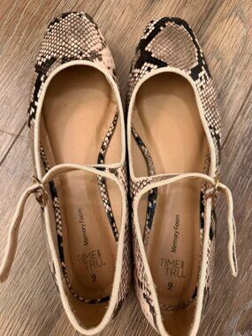 Ballet flats